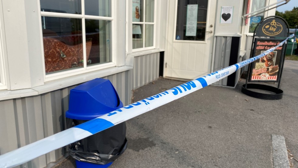 Polisen jagar två "yngre grabbar" – de misstänks ha försökt råna bageriet i Jursla.