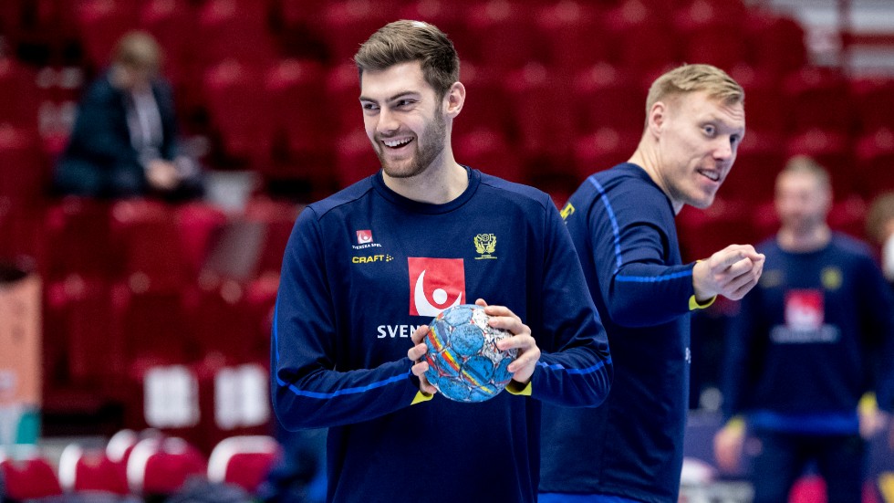 Jack Thurin, vänster, har kallats in till EM-kvalet mot Montenegro. Arkivbild.