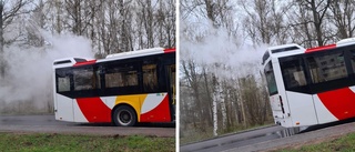 Buss började ryka på vägen i Linköping – fick utrymmas