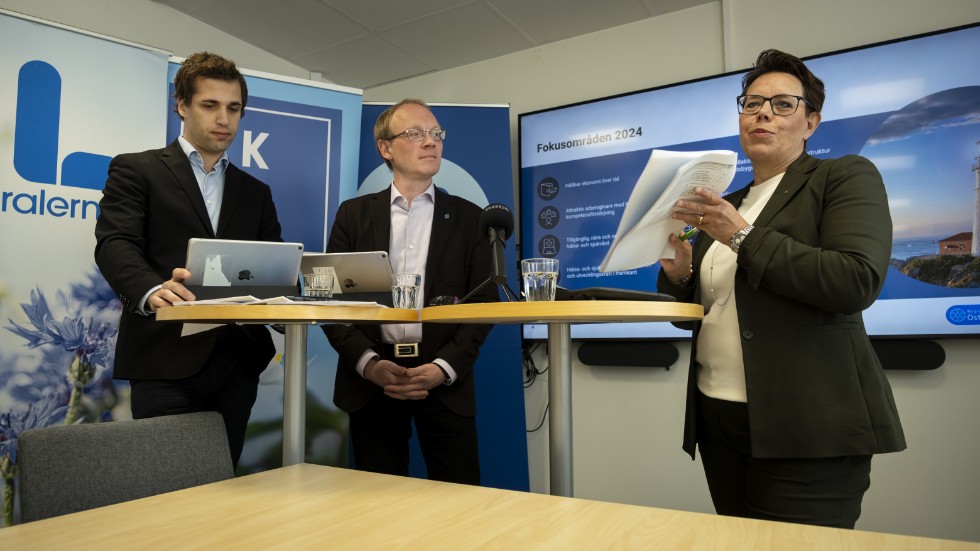 Från Östgötasamverkans sida kommer vi dock inte bidra till att föregripa vad utredningen, som ska presentera sina förslag senast den 30 september 2024, kommer fram till, skriver Alexander Höglund (L), Per Larsson (KD) och Marie Morell (M). Arkivbild.