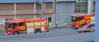 Mindre brand i isolering i industribyggnad