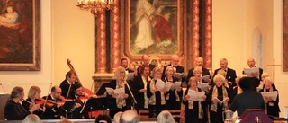 Nu sjungs julen in i kyrkan