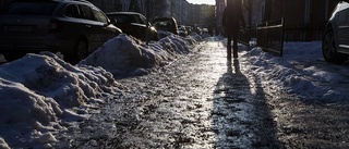 Halkigt på trottoaren? Här finns det sand