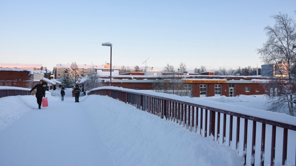 Kunskapens bro som förbinder Porsö Centrum och campusområdet.