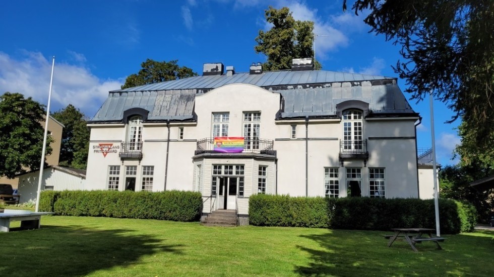 KFUM Norrköping kan få behålla viss verksamhet på Strömvillan. Men korttidstillsynen för unga i gymnasieåldern övergår i kommunal regi från den 1 juli i år.