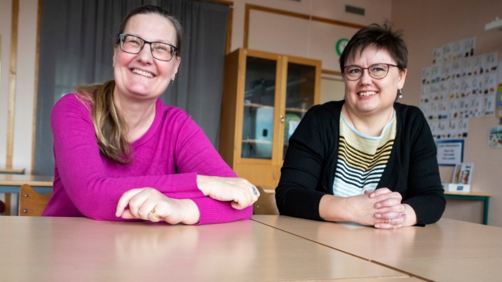 Lilibet Gustafsson och Lise-Lott Öhr är kollegor och lärare på SFI i Finspång. De är också engagerade i Vänsterpartiet i Finspång, som nu presenterar en lista med 36 namn (21 kvinnor och 15 män) till kommunvalet i höst. 