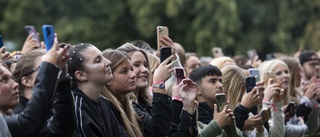 Flera mobilstölder på Bonfire – nu varnar polisen besökarna