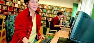 Färre böcker lånas på biblioteket