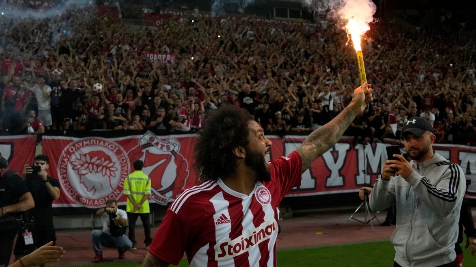 Marcelo välkomnades till sin nya klubb av tusentals fans.