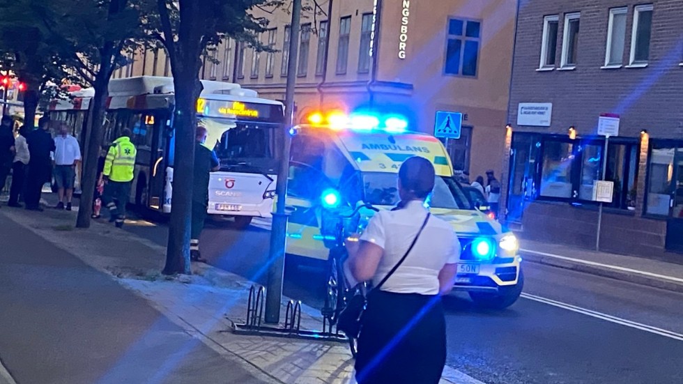 Ambulans var framme vid platsen efter olyckan.