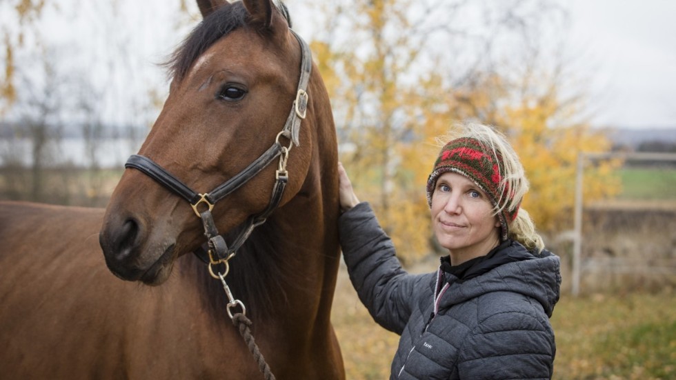 Det räckte inte med en rekordtid. Anna Frössevi Ericssons Esprit d´Inverne blev oplacerad i sin första start på V86.
