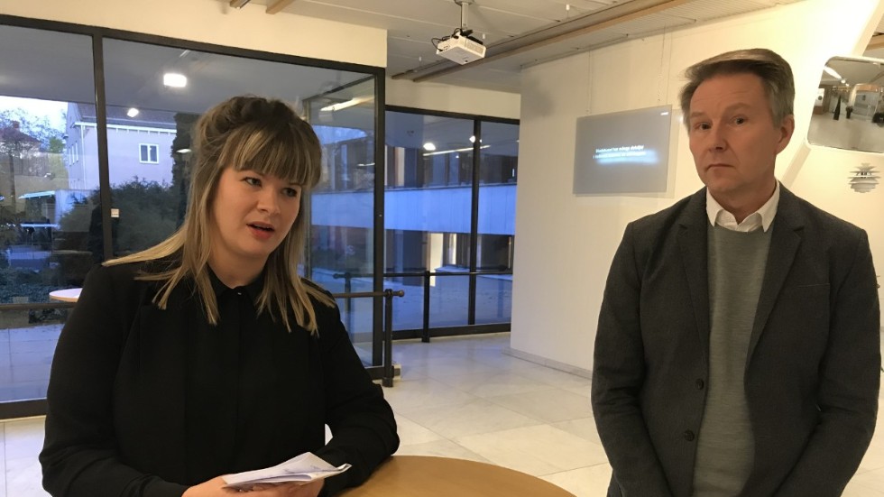 Sofia Amloh (S), vård och omsorgsnämndens ordförande, och Jan Holmlund, chef för Division social omsorg.