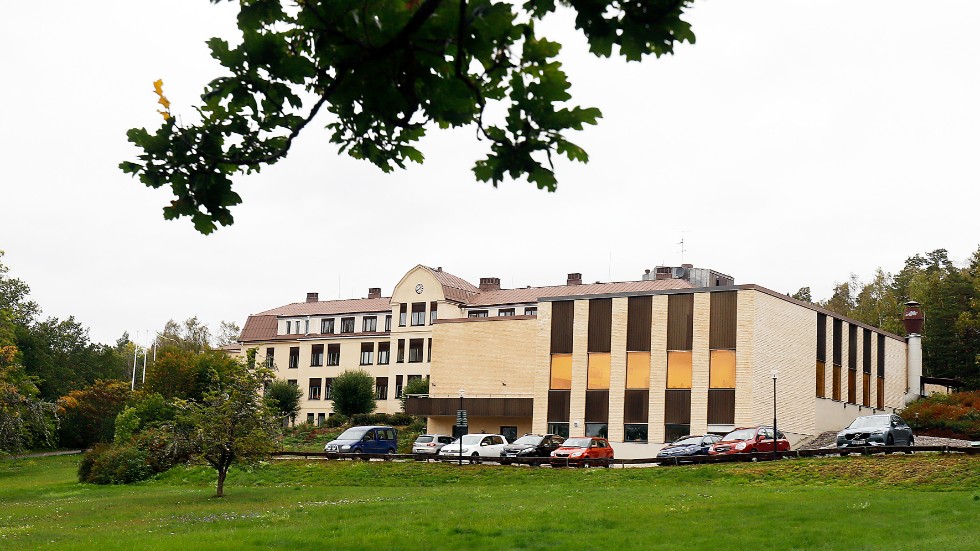 För de boende i Eskilstuna, Katrineholm och Nyköping finns bassängträning tillgänglig i sjukhusens lokaler men vi i Strängnäs och Mariefred har ingen tillgång till det trots att det står en bassäng outnyttjad i Löt, skriver Gunhild Tönnberg.