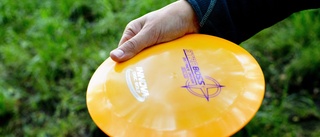 Discgolfbana ute vid scoutstugan Ekebykullen