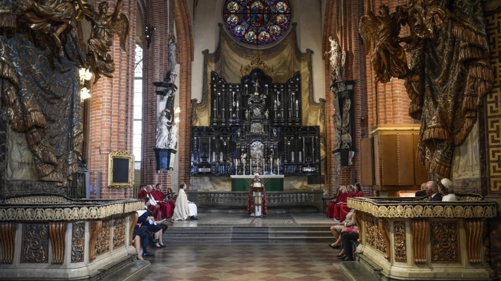 Domprost Hans Ulfvebrand talar i Storkyrkan under gudstjänsten inför riksmötets öppnande.