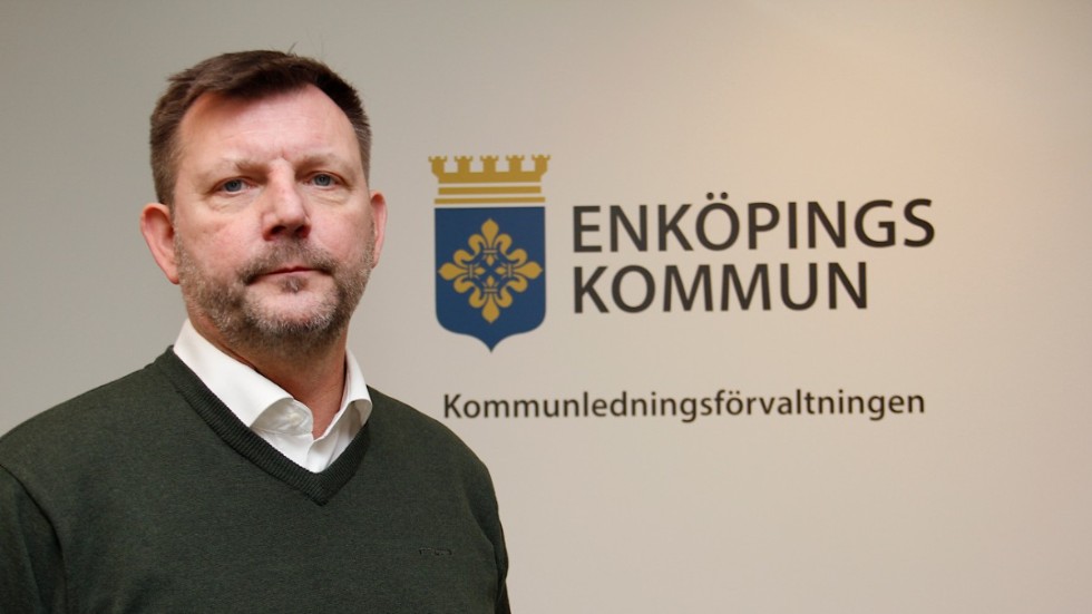 Ingvar Smedlund står för ett omotiverat påhopp på Nystart Enköping, skriver sex representanter för partiet.