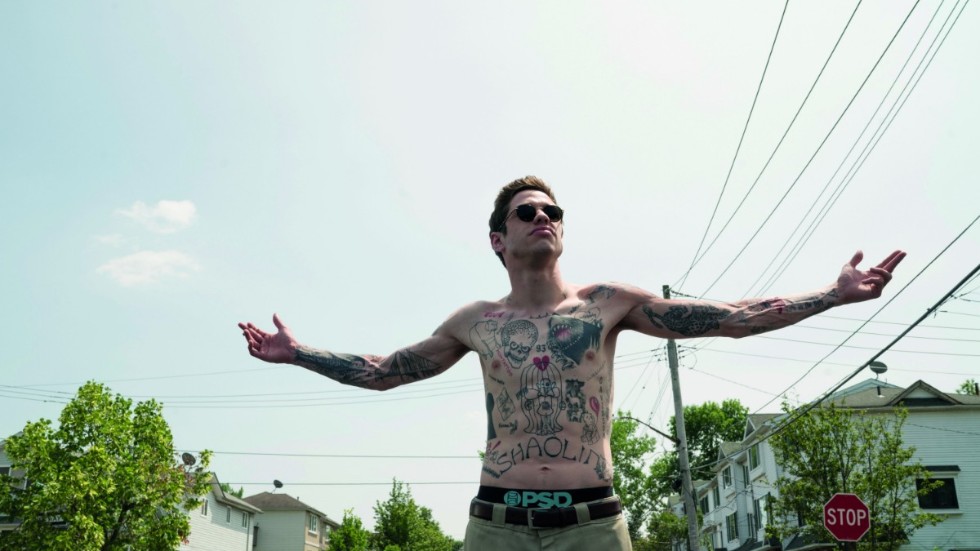 Pete Davidson i "The king of Staten Island" som går in på biotoppens andraplats. Pressbild.