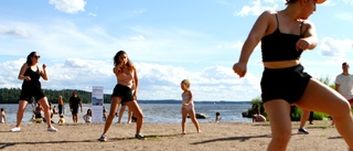 Svettigt dansmaraton på stranden: "Hyllar mångfalden" 