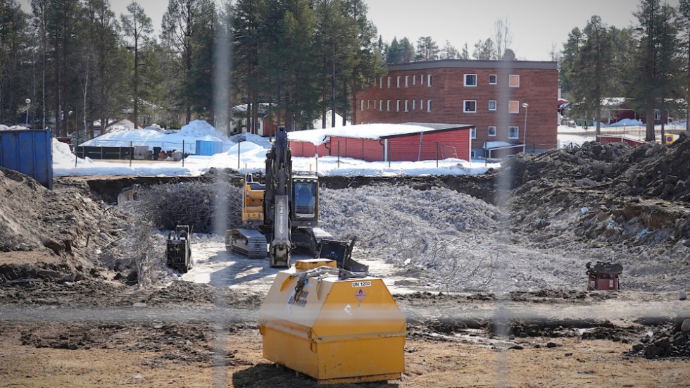 Markarbeten påbörjades i våras för den nya bad- och sporthallen i Arvidsjaur. (Arkivbild)