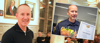 Här överraskas Conny – mitt under polisens julbord 