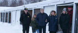 Boende rasar över hyreshöjningar för fallfärdiga garage