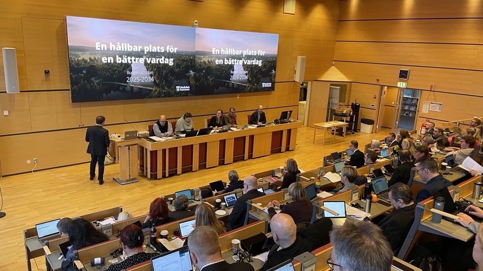 Politiskt arbete pågår. Bild från beudgetdebatten vid Skellefteås kommunfullmäktige i november 2024. 