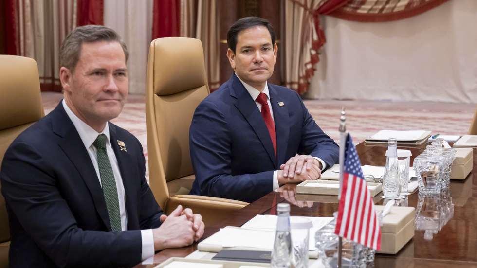 Mike Waltz, nationell säkerhetsrådgivare i Vita huset, och USA:s utrikesminister Marco Rubio under mötet med ukrainska företrädare i Jidda, Saudiarabien.