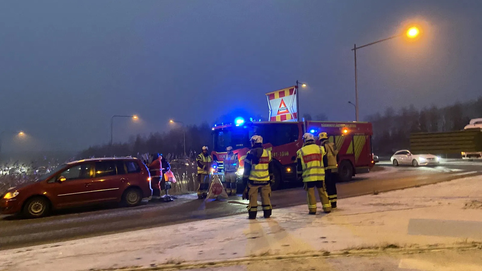 Olyckan inträffade i rondellen.