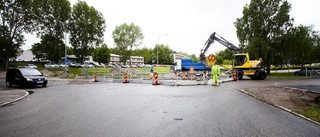 Vägarbete stänger en väg till Mälarsjukhuset