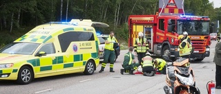 Krock på Arnöleden - Mopedist förd till sjukhus