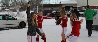 Fullsatt när Upplands damlag i fotboll spelade cup