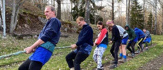 Här tävlar 14-åringar och 63-åringar i samma lag