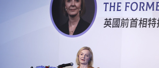 Liz Truss tar ton mot Kina i Taiwan