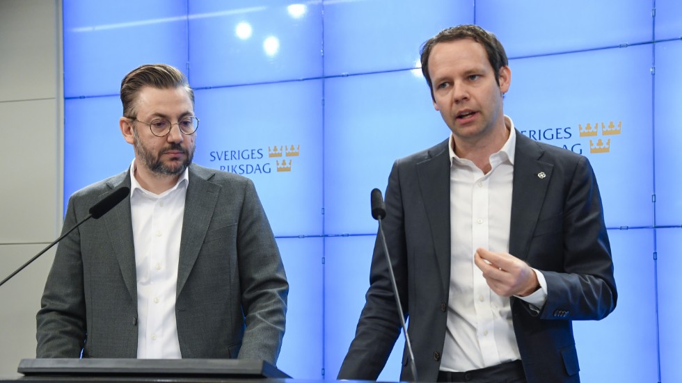 Centerpartiets partiledare Muharrem Demirok och energi- och klimatpolitiska talesperson Rickard Nordin presenterar nya klimatpolitiska förslag.