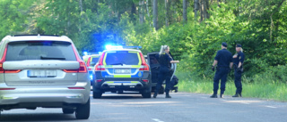 Påverkad kvinna misstänks ha försökt köra på personer 