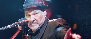 Paul Carrack hyllar soulhjältarna