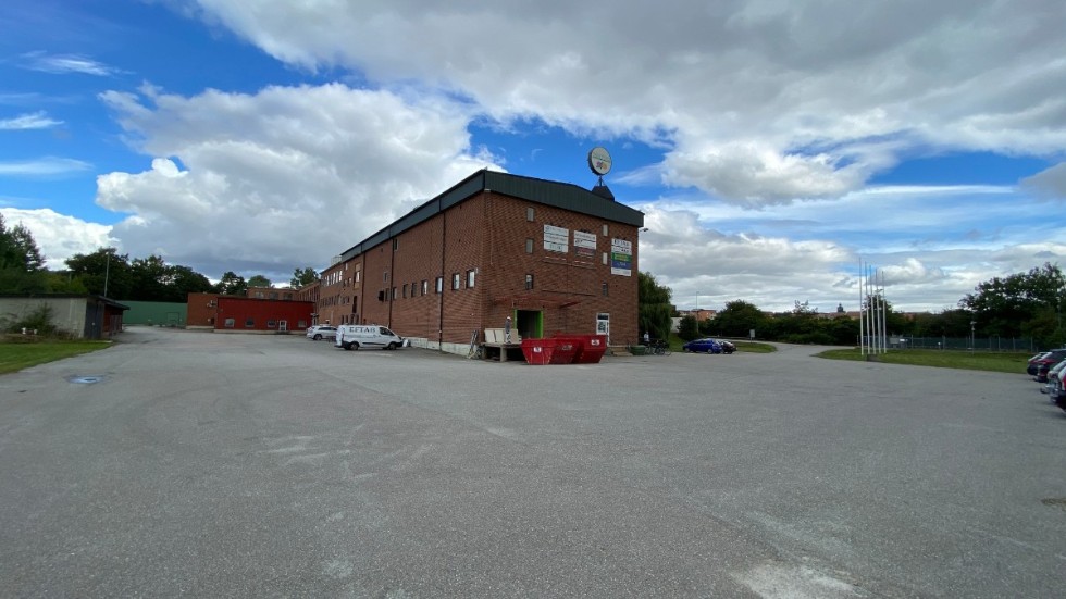 Den före detta mejeritomten är den tredje detaljplanen för nya bostadsområdet längs doktor Westerlunds gata. Nu ska den till fullmäktige igen. Den gamla mejeribyggnaden är skyddad från rivning men på östra sidan om den är planen att bygga sex flerbostadshus mellan fyra och sju våningar höga samt två radhuslängor i två våningar.