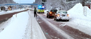 Förare bötfälld för trafikbrott efter olyckan på Järnvägsleden • Personbilar krockade – fyra personer inblandade