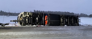 Lastbilsstök på E18 under morgonen - vägen stängdes av