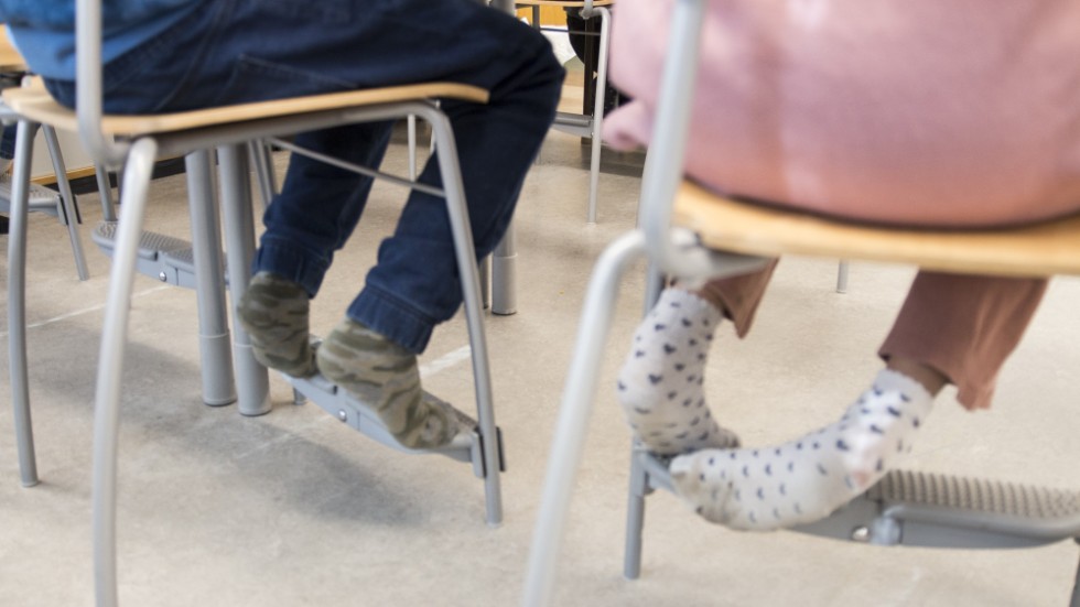Barn- och elevombudet har inlett en utredning av en skola i katrineholms kommun efter att en elev berättat att han blivit slagen av sin elevassistent. Genrebild. 