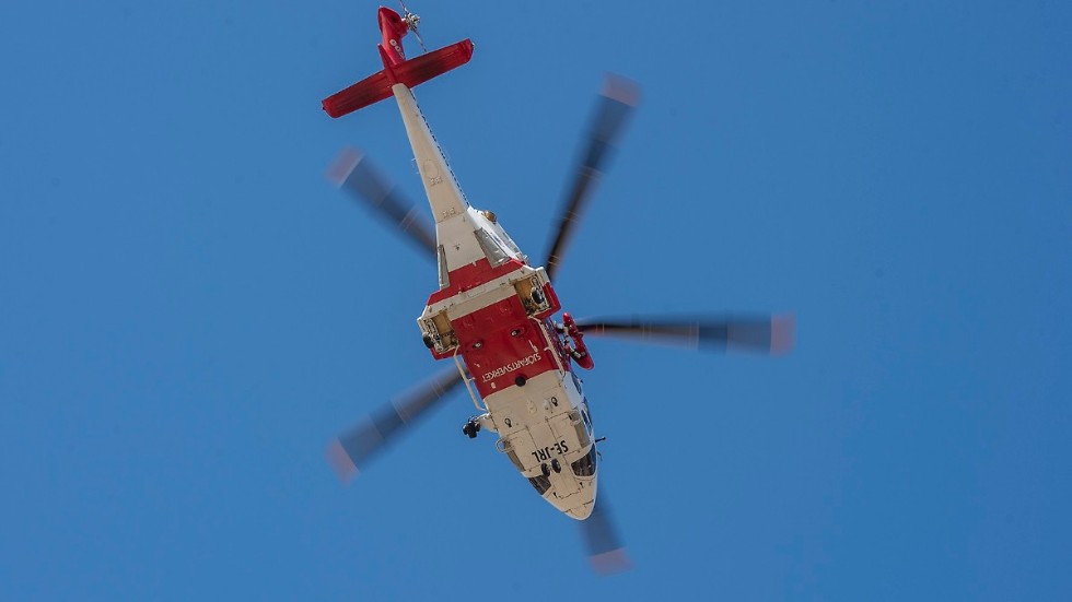 En SAR-helikopter kallades in för att undsätta den nödställde från klipphällen. (Arkivbild)
