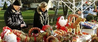 Trängsel på julmarknad i Tobo