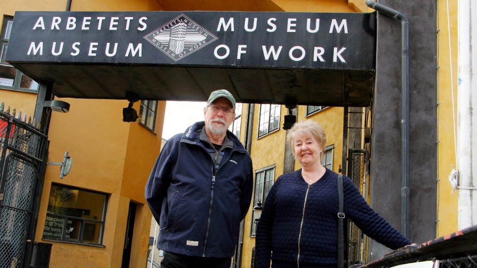 Rauli Haikonen och Agneta Ankarby har jobbat under två skilda epoker i det klassiska Strykjärnet. Deras berättelser från då blir nu en del i det nya projektet "Minnen kring Strykjärnet", som Arbetets museum har dragit igång.