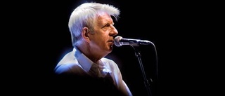 Nick Lowe klarade sig utan nostalgi