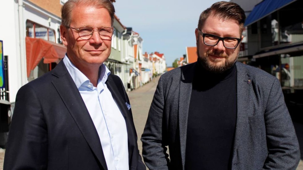 Tillsammans för Ukraina. Kommunstyrelsens 2:e vice ordförande Harald Hjalmarsson (M) och ordförande Dan Nilsson (S) uppmanar Västerviksborna att visa sitt stöd för folket i Ukraina på flera sätt.