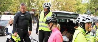 De tog med kunderna på cykelutflykt