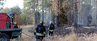 Skogsbrand utanför motorbanan i Eksjö