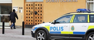 Polisanställd riskerar jobbet efter misshandel