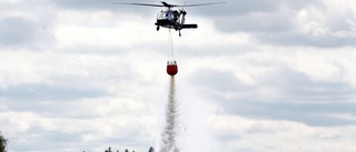 Black hawks bombar skjutfält