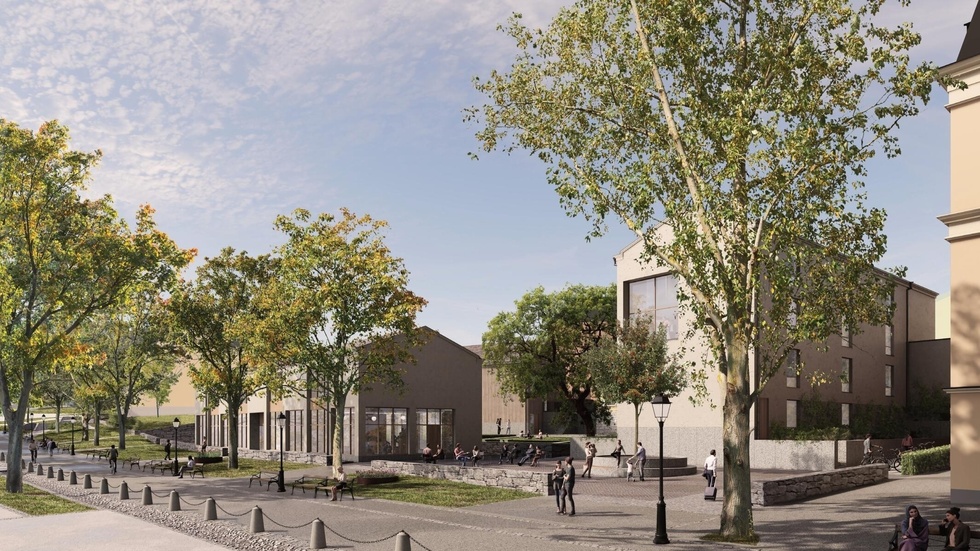 Byggplanerna i Odinslund har väckt protester men nu har detaljplanen klubbats. Två hus får byggas i vinkel vid Åsgränd-Odinslund. Vy från Helga Trefaldighets kyrka. Exakt utseende bestäms vid bygglovet. 